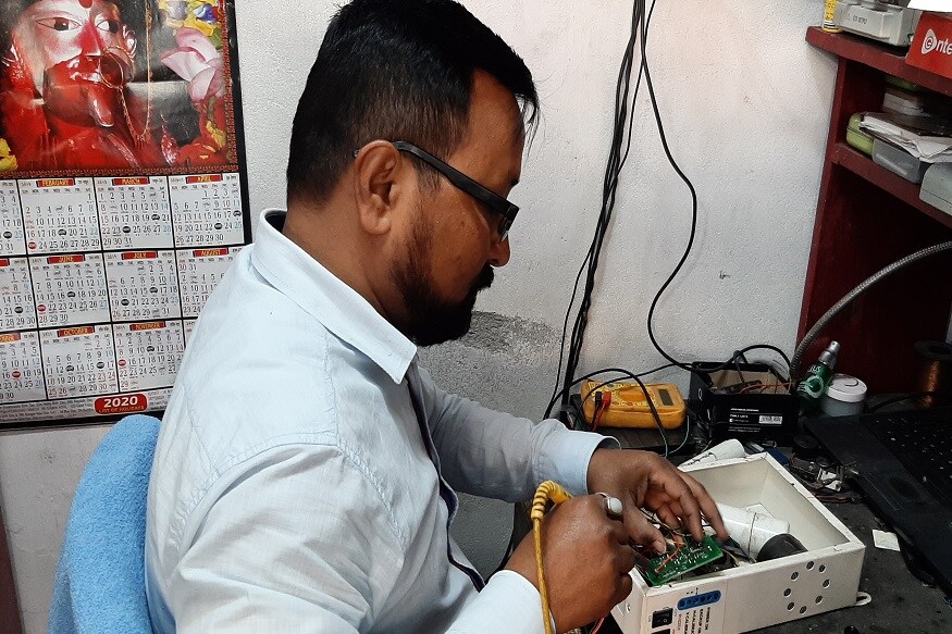 চম্পাই থেকে ২৫ কিমি দক্ষিণ-পশ্চিমে মাটির ৭৭ কিলোমিটার নীচে ছিল ভূমিকম্পের কেন্দ্রস্থল ৷ ভারত-মায়ানমার সীমায় অবস্থিত এই জেলায় এর আগে ২৪ জুন, ১৮ জুনও ভূমিকম্পের ঘটনা ঘটে ৷ এই নিয়ে এক মাসে প্রায় ৮বার কম্পন অনুভূত হয়েছে মিজোরামে৷ এত কম সময়ে এতবার ভূমিকম্পে আশঙ্কা প্রকাশ করেছে ভূতত্ত্ববিদরা ৷ চম্পাই থেকে ২৫ কিমি দক্ষিণ-পশ্চিমে মাটির ৭৭ কিলোমিটার নীচে ছিল ভূমিকম্পের কেন্দ্রস্থল ৷ ভারত-মায়ানমার সীমায় অবস্থিত এই জেলায় এর আগে ২৪ জুন, ১৮ জুনও ভূমিকম্পের ঘটনা ঘটে ৷ এই নিয়ে এক মাসে প্রায় ৮বার কম্পন অনুভূত হয়েছে মিজোরামে৷ এত কম সময়ে এতবার ভূমিকম্পে আশঙ্কা প্রকাশ করেছে ভূতত্ত্ববিদরা ৷