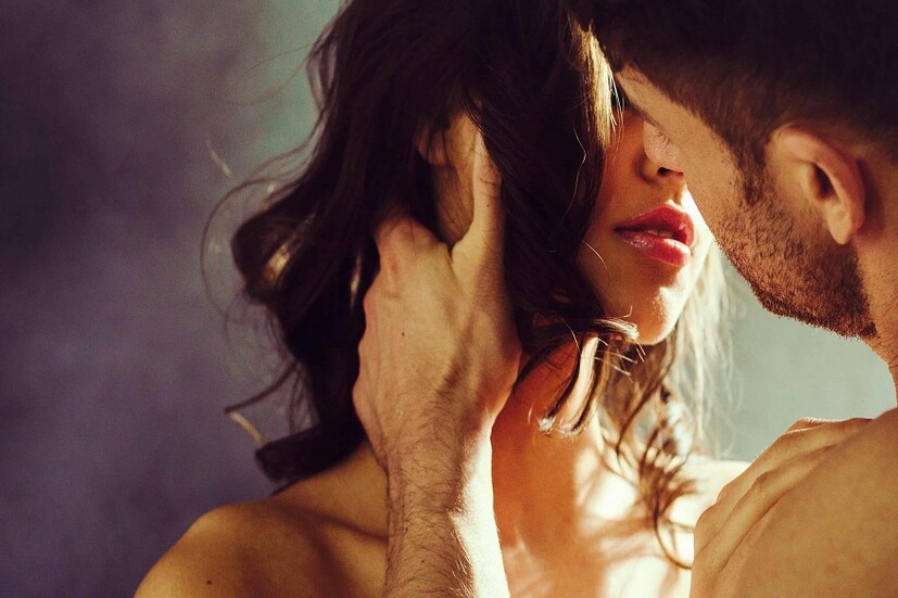 'অল ইউ নিড ইজ লাভ'...বিটলস ১৯৬০ সালে এই গানটি গেয়েছিল। আজ ভাগ্যচক্রে এই গান সবার ঘরে ঘরে বেঁচে থাকার মুলমন্ত্র। ২১ দিন ঘরে বন্দি হয়ে থাকতে হবে ভারতের মানুষকে। এই অবস্থায় বেঁচে থাকতে গেল কাছের মানুষকে ভালবাসা ছাড়া আর উপায় কি !photo source collected