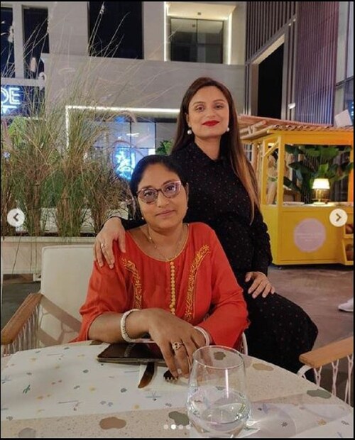 ডিম্পি জানান, অন্তঃসত্ত্বা হওয়ার পর বর্তমানে ৩৪ সপ্তাহ চলছে তাঁর।
