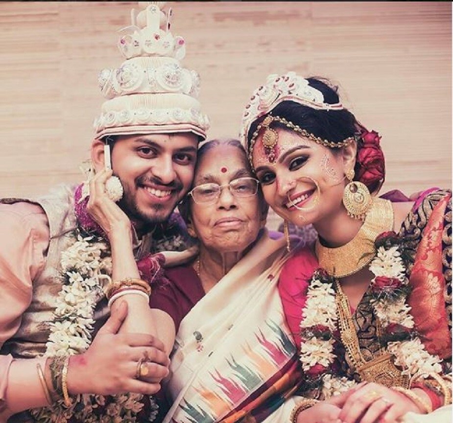 রাহুল মহাজনের সঙ্গে বিচ্ছেদের পরই ২০১৫ সালের ২৭ নভেম্বর দুবাইয়ের ব্যবসায়ী রোহিত রায়ের সঙ্গে দ্বিতীয়বার বিয়ের পিঁড়িতে বসেন বিগ বসের প্রাক্তন প্রতিযোগী ডিম্পি গঙ্গোপাধ্যায়। রাহুল মহাজনের সঙ্গে বিচ্ছেদের পরই ২০১৫ সালের ২৭ নভেম্বর দুবাইয়ের ব্যবসায়ী রোহিত রায়ের সঙ্গে দ্বিতীয়বার বিয়ের পিঁড়িতে বসেন বিগ বসের প্রাক্তন প্রতিযোগী ডিম্পি গঙ্গোপাধ্যায়।