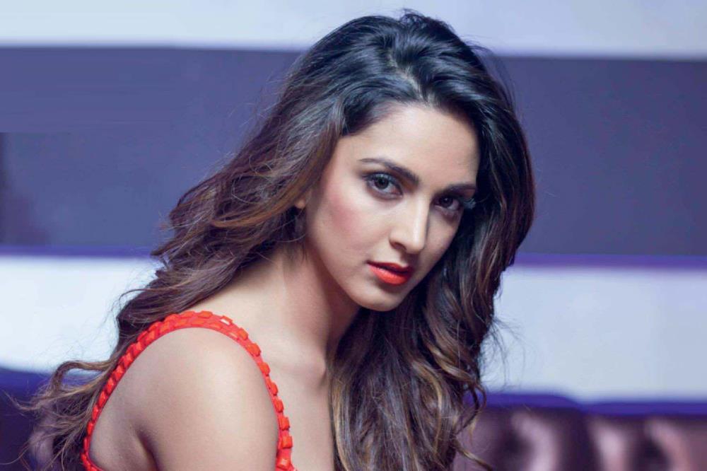 মেকিংয়ের দিক থেকে এই সিরিজ দারুণ স্মার্ট ৷ এই সিরিজের সবচেয়ে স্ট্রং পয়েন্টই হল কিয়ারার অভিনয় ৷ বলিউডে মিষ্টি মেয়ে বলে পরিচিত কিয়ারা এই সিরিজে রীতিমতো চমক দিয়েছেন ৷ মেকিংয়ের দিক থেকে এই সিরিজ দারুণ স্মার্ট ৷ এই সিরিজের সবচেয়ে স্ট্রং পয়েন্টই হল কিয়ারার অভিনয় ৷ বলিউডে মিষ্টি মেয়ে বলে পরিচিত কিয়ারা এই সিরিজে রীতিমতো চমক দিয়েছেন ৷