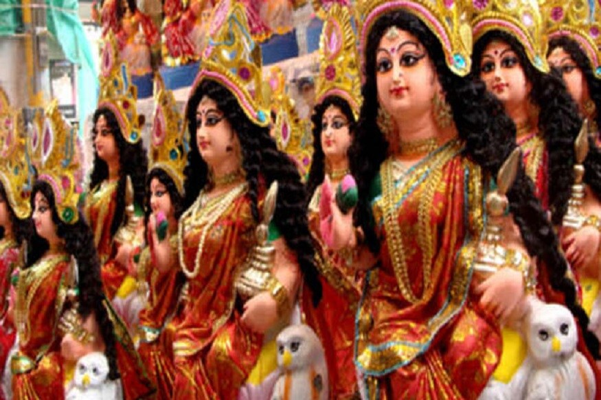 জলপূর্ণ ঘটে দেবে সিন্দুরের ফোঁটা, আম্রের পল্লব দেবে শিরে এক গোটা ৷ জল ভর্তি ঘটে সিঁদুরের ফোঁটা দিয়ে আমের পল্লব দিয়ে পুজো করলে মা লক্ষ্মী বিশেষ সন্তুষ্ট হন ৷ ছবি সংগৃহীত ৷ জলপূর্ণ ঘটে দেবে সিন্দুরের ফোঁটা, আম্রের পল্লব দেবে শিরে এক গোটা ৷ জল ভর্তি ঘটে সিঁদুরের ফোঁটা দিয়ে আমের পল্লব দিয়ে পুজো করলে মা লক্ষ্মী বিশেষ সন্তুষ্ট হন ৷ ছবি সংগৃহীত ৷