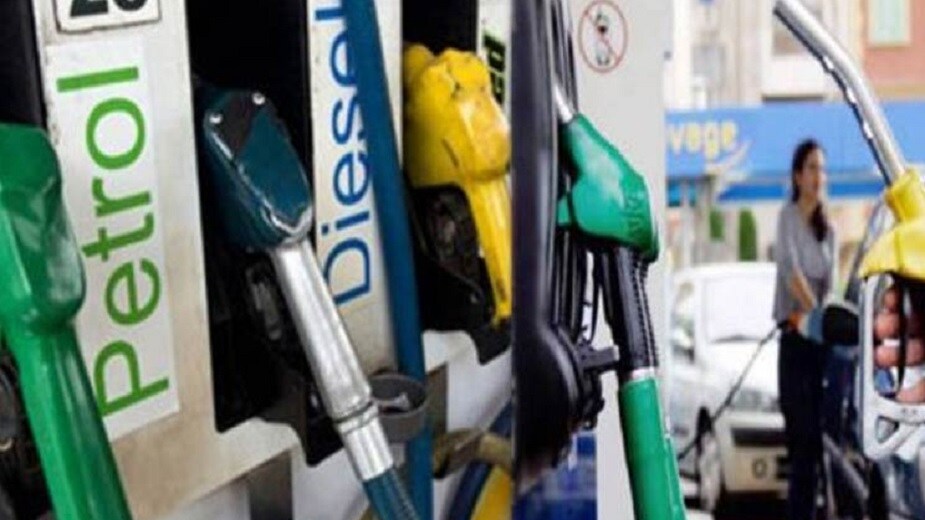 দেশের তিনটি তেল সংস্থা HPCL, BPCL ও IOC প্রতিদিন সকাল ৬টায় পেট্রোল ও ডিজেলের নতুন দাম জারি করে ৷ জ্বালানির দাম আপনি ওয়েবসাইটে গিয়েও জানতে পারবেন ৷ এছাড়া এসএমএস পাঠিয়েও চেক করতে পারবেন ৷ দেশের তিনটি তেল সংস্থা HPCL, BPCL ও IOC প্রতিদিন সকাল ৬টায় পেট্রোল ও ডিজেলের নতুন দাম জারি করে ৷ জ্বালানির দাম আপনি ওয়েবসাইটে গিয়েও জানতে পারবেন ৷ এছাড়া এসএমএস পাঠিয়েও চেক করতে পারবেন ৷