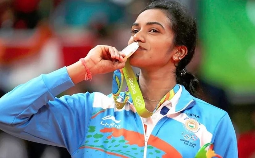 পি ভি সিন্ধু দিয়েছেন ৫ লক্ষ টাকা ৷ 