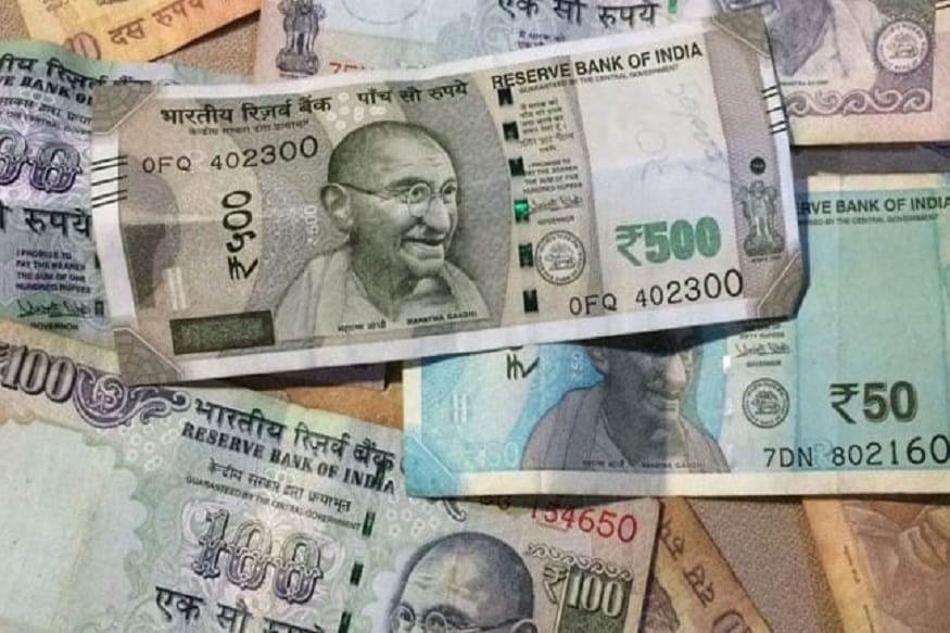 সাধারণত কর্মীদেরকে বেসিক স্যালারি থেকে ১২ শতাংশ টাকা ইপিএফের জন্য কেটে নেওয়া হয় সেখান থেকে পেনশন ও পিএফ দুটি ক্ষেত্রে টাকা ভাগ করে দেওয়া হয় ৷ সম পরিমাণ টাকা মালিকপক্ষও দেন ৷ প্রতীকী ছবি ৷ সাধারণত কর্মীদেরকে বেসিক স্যালারি থেকে ১২ শতাংশ টাকা ইপিএফের জন্য কেটে নেওয়া হয় সেখান থেকে পেনশন ও পিএফ দুটি ক্ষেত্রে টাকা ভাগ করে দেওয়া হয় ৷ সম পরিমাণ টাকা মালিকপক্ষও দেন ৷ প্রতীকী ছবি ৷