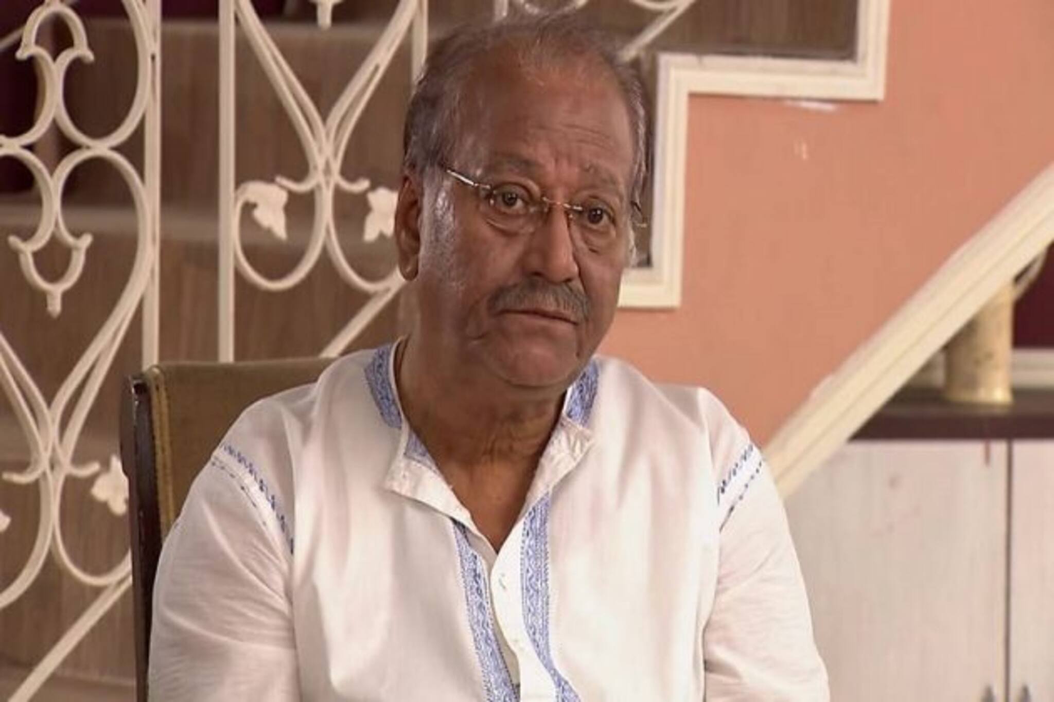 প্রয়াত অভিনেতা সন্তু মুখোপাধ্যায় ! শোকের ছায়া টলিউডে