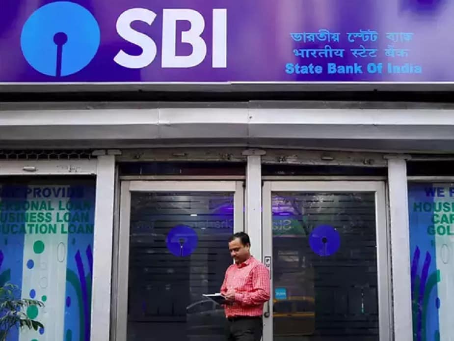 স্টেট ব্যাঙ্ক তরফে জানানো হয়েছে, এসবিআই-এর স্মল অ্যাকাউন্ট খোলার জন্য সেল্ফ অ্যাটাস্টেড ফটোগ্রাফ ও নিজের স্বাক্ষর বা আঙুলের ছাপ জমা করতে হয় ৷স্মল অ্যাকাউন্টে মিনিমাম ব্যালেন্স রাখার সমস্যা নেই ৷ তবে এই অ্যাকাউন্টে অধিকতম ৫০০০০ টাকা জমা রাখা যেতে পারে ৷ স্টেট ব্যাঙ্ক তরফে জানানো হয়েছে, এসবিআই-এর স্মল অ্যাকাউন্ট খোলার জন্য সেল্ফ অ্যাটাস্টেড ফটোগ্রাফ ও নিজের স্বাক্ষর বা আঙুলের ছাপ জমা করতে হয় ৷স্মল অ্যাকাউন্টে মিনিমাম ব্যালেন্স রাখার সমস্যা নেই ৷ তবে এই অ্যাকাউন্টে অধিকতম ৫০০০০ টাকা জমা রাখা যেতে পারে ৷