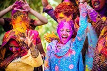 করোনা আতঙ্ক: চিনা রঙে আপত্তি মানুষের, দোলে মাথায় হাত বিক্রেতাদের করোনা আতঙ্ক: চিনা রঙে আপত্তি মানুষের, দোলে মাথায় হাত বিক্রেতাদের