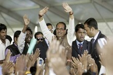 করোনা আতঙ্কের মাঝেই মধ্যপ্রদেশের মুখ্যমন্ত্রী হিসাবে শপথ নিলেন শিবরাজ সিং চৌহান