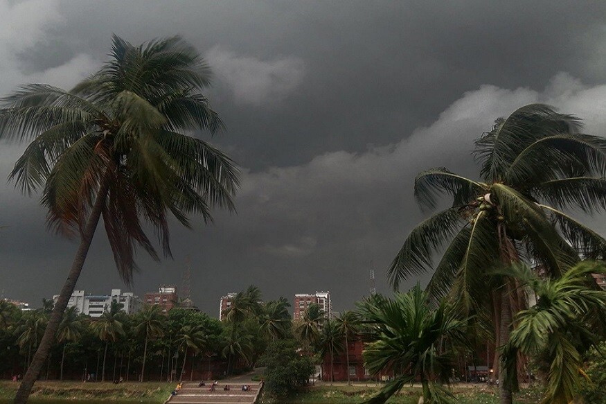 • সোমবার ওড়িশা, ঝাড়খণ্ড, বিহার, সিকিম, উত্তরবঙ্গ ছাড়াও দক্ষিণবঙ্গের জেলাগুলিতে বিক্ষিপ্ত বৃষ্টির পূর্বাভাস।সোম-মঙ্গল বৃষ্টি হবে ছত্রিশগড়, ঝাড়খণ্ড, পশ্চিমবঙ্গ সিকিম ওড়িশা, আসাম, মেঘালয়, অরুণাচল, নাগাল্যান্ড, মিজোরাম, মনিপুর, ত্রিপুরাতেও। • সোমবার ওড়িশা, ঝাড়খণ্ড, বিহার, সিকিম, উত্তরবঙ্গ ছাড়াও দক্ষিণবঙ্গের জেলাগুলিতে বিক্ষিপ্ত বৃষ্টির পূর্বাভাস।সোম-মঙ্গল বৃষ্টি হবে ছত্রিশগড়, ঝাড়খণ্ড, পশ্চিমবঙ্গ সিকিম ওড়িশা, আসাম, মেঘালয়, অরুণাচল, নাগাল্যান্ড, মিজোরাম, মনিপুর, ত্রিপুরাতেও।