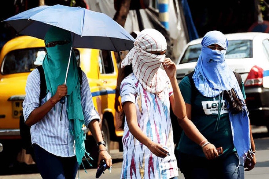 আগামী ৭২ ঘণ্টায় রাজ্যে বৃষ্টির কোনও সম্ভাবনা নেই। বরং কিছুটা বাড়বে দিনের তাপমাত্রা। এপ্রিলের প্রথম সপ্তাহে ৩৮ ডিগ্রি ছুঁতে পারে কলকাতার পারদ। দিনের তাপমাত্রা ৩৮ ডিগ্রি সেলসিয়াসের ও রাতের তাপমাত্রা ২৬ ডিগ্রির কাছাকাছি থাকবে বলে মনে করছেন আবহাওয়াবিদরা। আগামী ৭২ ঘণ্টায় রাজ্যে বৃষ্টির কোনও সম্ভাবনা নেই। বরং কিছুটা বাড়বে দিনের তাপমাত্রা। এপ্রিলের প্রথম সপ্তাহে ৩৮ ডিগ্রি ছুঁতে পারে কলকাতার পারদ। দিনের তাপমাত্রা ৩৮ ডিগ্রি সেলসিয়াসের ও রাতের তাপমাত্রা ২৬ ডিগ্রির কাছাকাছি থাকবে বলে মনে করছেন আবহাওয়াবিদরা।