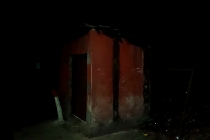 বঙ্গবাসী কলেজের বিজ্ঞান বিভাগের প্রথম বর্ষের পড়ুয়া ৷ কয়েকদিন পরেই জয়েন্ট এন্ট্রান্স পরীক্ষায় বসতেন কিন্তু সেই পরীক্ষা আর দেওয়া হলনা কান্নায় ভেঙে পড়ে বাবা জানিয়েছেন ৷ বঙ্গবাসী কলেজের বিজ্ঞান বিভাগের প্রথম বর্ষের পড়ুয়া ৷ কয়েকদিন পরেই জয়েন্ট এন্ট্রান্স পরীক্ষায় বসতেন কিন্তু সেই পরীক্ষা আর দেওয়া হলনা কান্নায় ভেঙে পড়ে বাবা জানিয়েছেন ৷