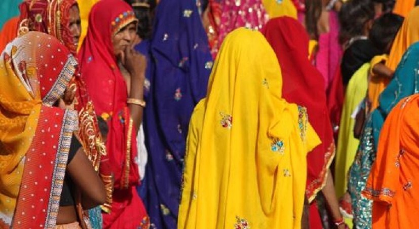 মহিলা জানিয়েছেন তিনি কোনওভাবেই তালাক দিতে রাজি না হওয়ায় তারও পর গোটা শ্বশুরবাড়ি অত্যাচার করা শুরু করে ৷ Photo- File 