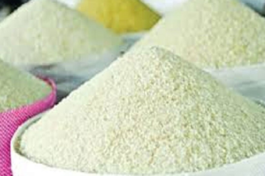 চাল দিয়ে কত কিছু হয় জানেন কি ? চাল ধোয়া জল আসতে পারে রূপচর্চার কাজে ! চুলের যত্নে চালের ধোয়া জলের মজাই আলাদা। নিয়মিত ব্যবহারে শুধু চুলের উজ্জ্বলতাই বাড়বে না। তাড়াতাড়ি চুল বড়ও হবে। photo source collected চাল দিয়ে কত কিছু হয় জানেন কি ? চাল ধোয়া জল আসতে পারে রূপচর্চার কাজে ! চুলের যত্নে চালের ধোয়া জলের মজাই আলাদা। নিয়মিত ব্যবহারে শুধু চুলের উজ্জ্বলতাই বাড়বে না। তাড়াতাড়ি চুল বড়ও হবে। photo source collected
