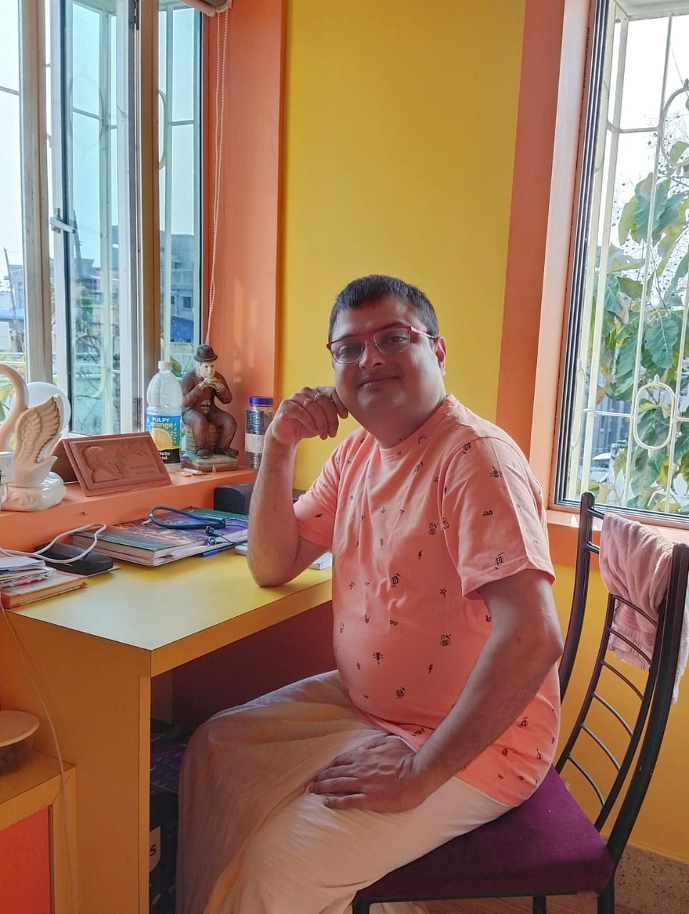লন্ডন থেকে ফিরে আসার পর করোনা টেস্ট হয়। তারপর হোম কোয়ারেন্টাইন। ১৪ দিন অতিক্রম করে ফেলেছেন বিশ্বনাথ। এখনও বাড়িতে অভিনেতা। পরিবারের সকলের সঙ্গে সময় কাটাচ্ছেন বিশ্বনাথ। লন্ডন থেকে ফিরে আসার পর করোনা টেস্ট হয়। তারপর হোম কোয়ারেন্টাইন। ১৪ দিন অতিক্রম করে ফেলেছেন বিশ্বনাথ। এখনও বাড়িতে অভিনেতা। পরিবারের সকলের সঙ্গে সময় কাটাচ্ছেন বিশ্বনাথ।