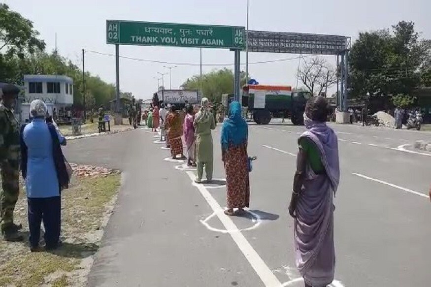 একটু পিছনে ফিরে তাকালে দেখা যাবে, ২২ মার্চ পর্যন্ত দেশের মাত্র ৭৫টি জেলায় করোনা আক্রান্তের খোঁজ মিলেছিল৷ PHOTO- FILE একটু পিছনে ফিরে তাকালে দেখা যাবে, ২২ মার্চ পর্যন্ত দেশের মাত্র ৭৫টি জেলায় করোনা আক্রান্তের খোঁজ মিলেছিল৷ PHOTO- FILE