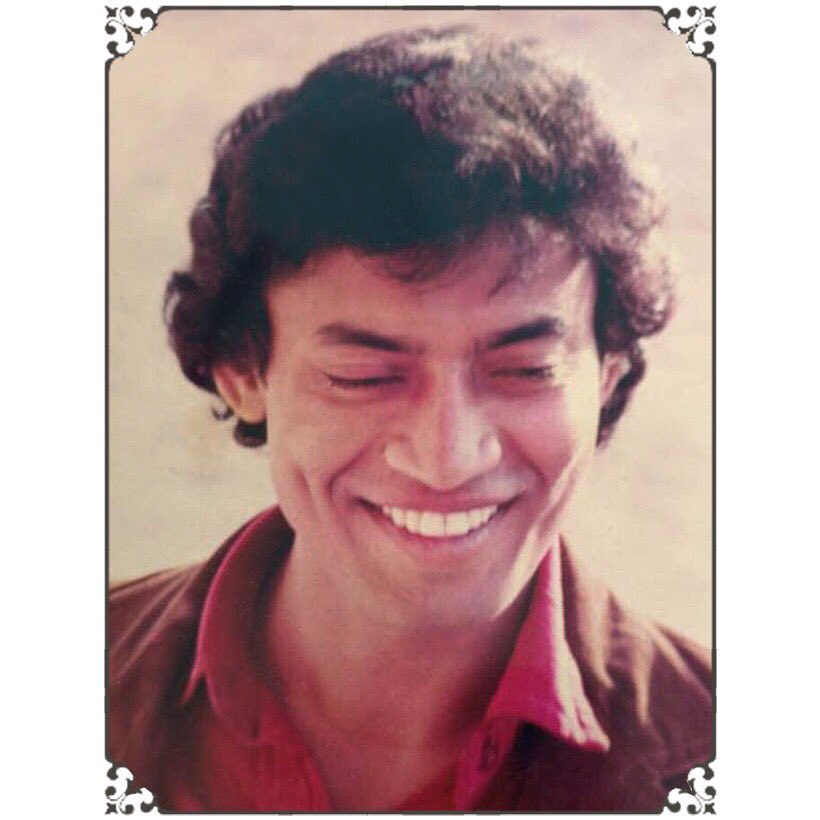 • তাঁর পুরো নাম ছিল শাহাবজাদে ইরফান খান । ইরফান আসলে ক্রিকেটার হতে চেয়েছিলেন। সিকে নাইডু ট্রফি খেলেছিলেন। কিন্তু টাকার অভাবে চালাতে পারেননি। • তাঁর পুরো নাম ছিল শাহাবজাদে ইরফান খান । ইরফান আসলে ক্রিকেটার হতে চেয়েছিলেন। সিকে নাইডু ট্রফি খেলেছিলেন। কিন্তু টাকার অভাবে চালাতে পারেননি।