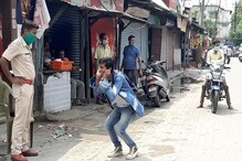 লকডাউনের নিয়ম ভাঙলেই মিলছে লাঠিপেটা, কান ধরে ওঠবস, শিলিগুড়িজুড়ে অতি সক্রিয় পুলিশ লকডাউনের নিয়ম ভাঙলেই মিলছে লাঠিপেটা, কান ধরে ওঠবস, শিলিগুড়িজুড়ে অতি সক্রিয় পুলিশ