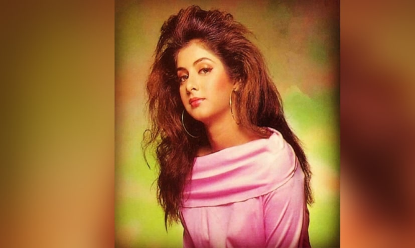 বিশ্বাত্মা ছবি থেকে বলিউডে পা রাখা ৷ তারপর এক এক করে বক্স অফিসে জবরদস্ত হিট ছবি ৷ নজর কাড়েন শাহরুখ খানের জুটি হয়ে দিবানা ছবিতে ৷ এমনকী, শেষ ছবি রং-ও সুপারহিট ৷ 