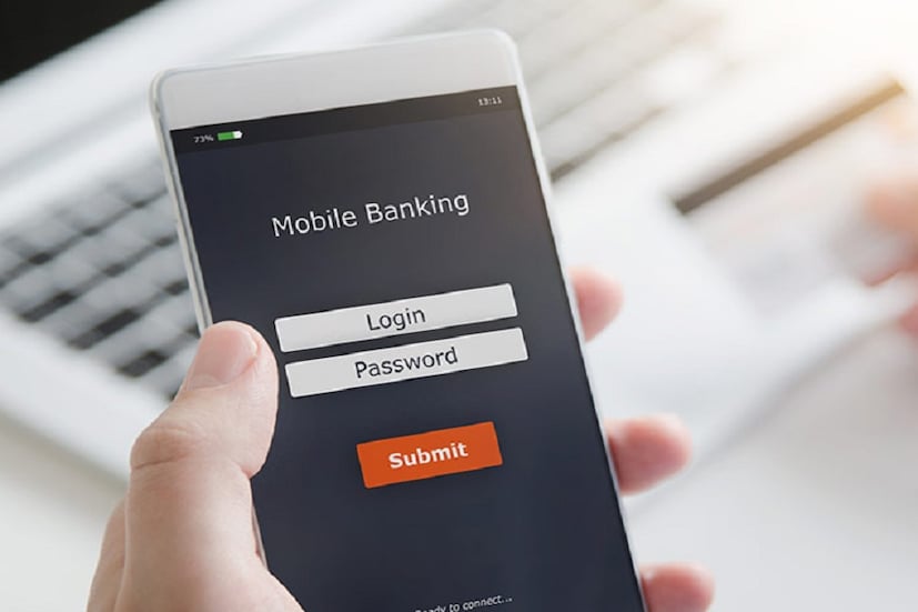 ৬.‌ নোটিফিকেশন অন রাখুন। ইমেল ও এসএমএস নোটিফিকেশন থাকলে বোঝা যাবে টাকা কেটেছে নাকি। যদি কোনও কারণে জালিয়াতি হয়, সেটাও বুঝতে পারবেন। 