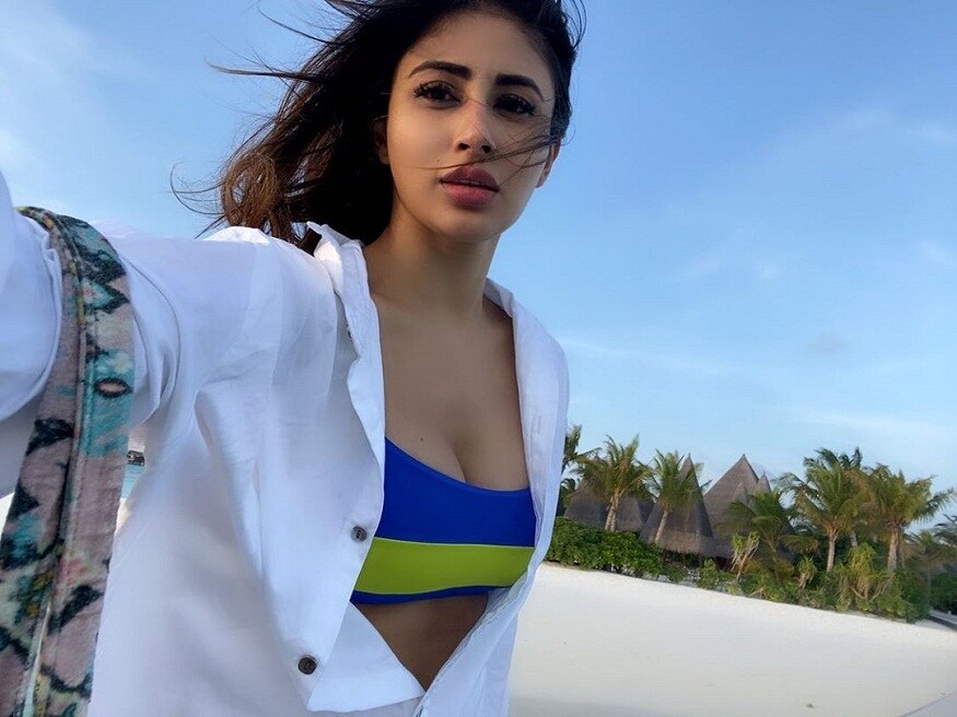 করোনার জেরে গোটা দেশ, গোটা বিশ্বের মানুষ এখন কোয়ারেন্টাইনে ৷ সাধারণ থেকে সেলিব্রিটি সবাই নিজেকে ঘরবন্দি করে রেখেছেন ৷ করোনার জেরে গোটা দেশ, গোটা বিশ্বের মানুষ এখন কোয়ারেন্টাইনে ৷ সাধারণ থেকে সেলিব্রিটি সবাই নিজেকে ঘরবন্দি করে রেখেছেন ৷