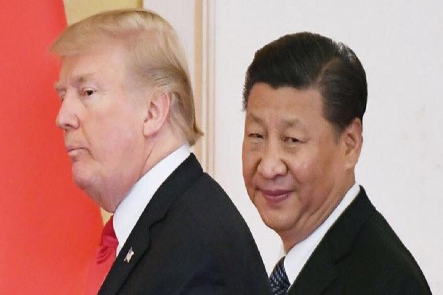 শুধু তাই নয়, সংবিধান সংশোধন করে যেভাবে সর্বোচ্চ দু' বার প্রেসিডেন্ট পদে থাকার বদলে আজীবনক্ষমতায় থাকার পথ পরিষ্কার করেছেন জিনপিং, তারও সমালোচনা করেন ওই প্রাক্তন অধ্যাপক৷ এরপাশাপাশি চিনে করোনা সংক্রমণে মৃতের সংখ্যা নিয়ে প্রকৃত তথ্য চেপে রাখা, গত ৭ জানুয়ারি প্রথমবারমারণ ভাইরাসের কথা জেনেও তা নিয়ন্ত্রণে উদ্যোগী না হওয়ার জন্যও জিনপিংয়ের কঠোর সমালোচনা করেন তিনি৷ শুধু তাই নয়, সংবিধান সংশোধন করে যেভাবে সর্বোচ্চ দু' বার প্রেসিডেন্ট পদে থাকার বদলে আজীবনক্ষমতায় থাকার পথ পরিষ্কার করেছেন জিনপিং, তারও সমালোচনা করেন ওই প্রাক্তন অধ্যাপক৷ এরপাশাপাশি চিনে করোনা সংক্রমণে মৃতের সংখ্যা নিয়ে প্রকৃত তথ্য চেপে রাখা, গত ৭ জানুয়ারি প্রথমবারমারণ ভাইরাসের কথা জেনেও তা নিয়ন্ত্রণে উদ্যোগী না হওয়ার জন্যও জিনপিংয়ের কঠোর সমালোচনা করেন তিনি৷
