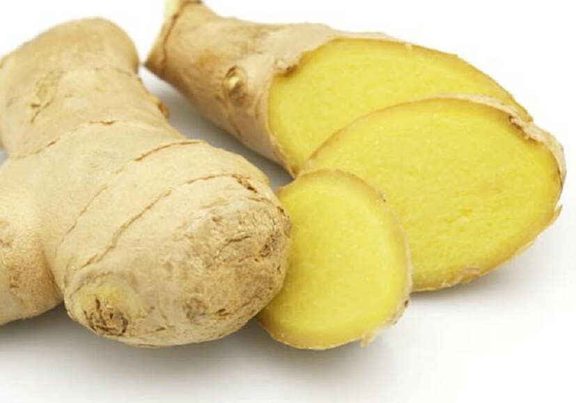 আঁদার রস মধুতে মিশিয়ে খান কাশি দূরে যাবে। photo source collected