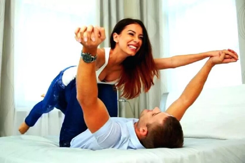  তবে যতই রাখঠাক থাক ভারতীয় মেয়েরা য়ৌনতার ব্যাপারে আদৌ পিছিয়ে নেই। তা দেখিয়ে দিচ্ছে সমীক্ষাই।