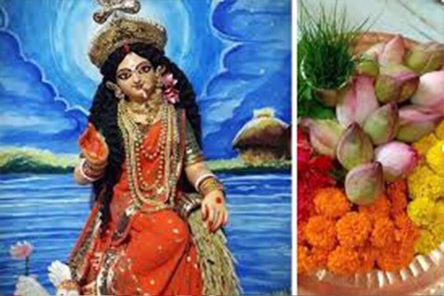 প্রতি বৃহস্পতিবার সন্ধের পরে মা লক্ষ্মীর পাঁচালি পড়ে পুজো করলে তিনি সন্তুষ্ট হন ৷ সেই গৃহস্থেই চিরকাল তাঁর বসবাস হয় ৷ প্রতি বৃহস্পতিবার সন্ধের পরে মা লক্ষ্মীর পাঁচালি পড়ে পুজো করলে তিনি সন্তুষ্ট হন ৷ সেই গৃহস্থেই চিরকাল তাঁর বসবাস হয় ৷