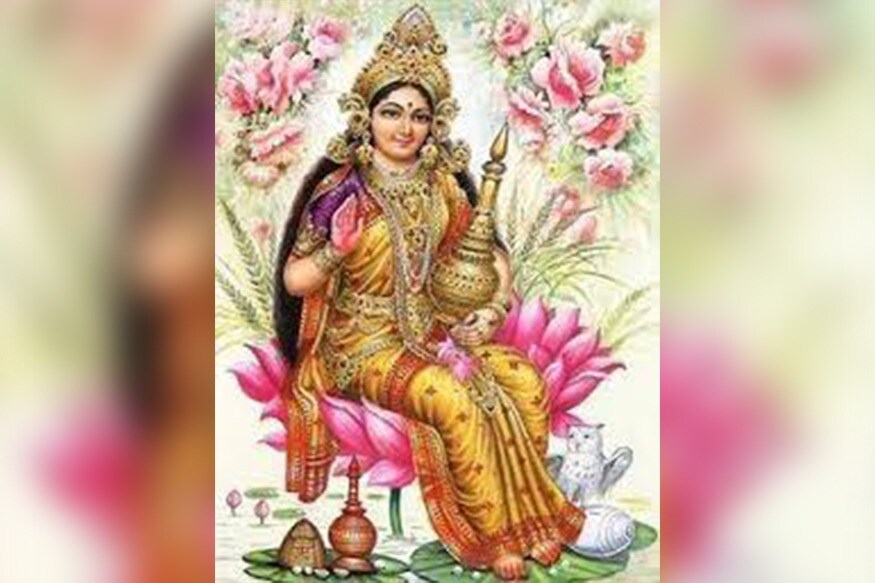 প্রতিটি সংসারের সুখ বা সমৃদ্ধি সমস্ত কিছুর দেবী মা লক্ষ্মী ৷ পুরাণ মতে যে ঘরে লক্ষ্মীর বসবাস সেই ঘরে কখনও অভাব থাকেনা ৷ প্রতিটি সংসারের সুখ বা সমৃদ্ধি সমস্ত কিছুর দেবী মা লক্ষ্মী ৷ পুরাণ মতে যে ঘরে লক্ষ্মীর বসবাস সেই ঘরে কখনও অভাব থাকেনা ৷