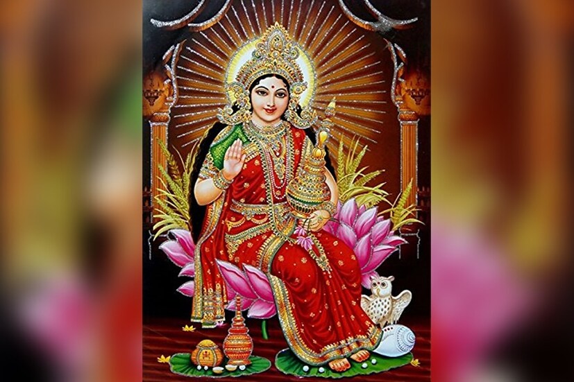 প্রতি বৃহস্পতিবার মা লক্ষ্মীর ব্রতকথা পাঠ করলে সংসারে এক আলাদা ও সুন্দর পরিবেশ আসে ৷ সুন্দর ধারাতে সংসার গড়ে ওঠে ৷ আদর্শ ও সৌভ্রাতৃত্বের মেলবন্ধনে বিশেষ এক ছন্দময় গতিময়তা সৃষ্টি হয় ৷