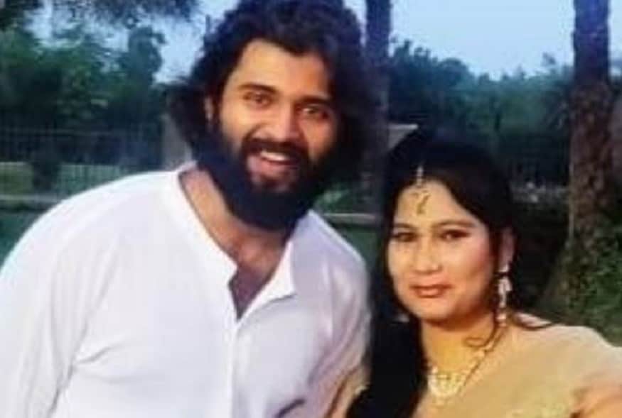 সিনেমা. টিভিতে অভিনয়ের পাশাপাশি অ্যাঙ্কর হিসেবেও তিনে খুবই জনপ্রিয় ছিলেন ৷ বেশ কয়েকদিন তিনি বাড়ি থেকে আদৌ না বার হওয়ায় প্রতিবেশীরা পুলিশকে খবর দেন ৷ সিনেমা. টিভিতে অভিনয়ের পাশাপাশি অ্যাঙ্কর হিসেবেও তিনে খুবই জনপ্রিয় ছিলেন ৷ বেশ কয়েকদিন তিনি বাড়ি থেকে আদৌ না বার হওয়ায় প্রতিবেশীরা পুলিশকে খবর দেন ৷