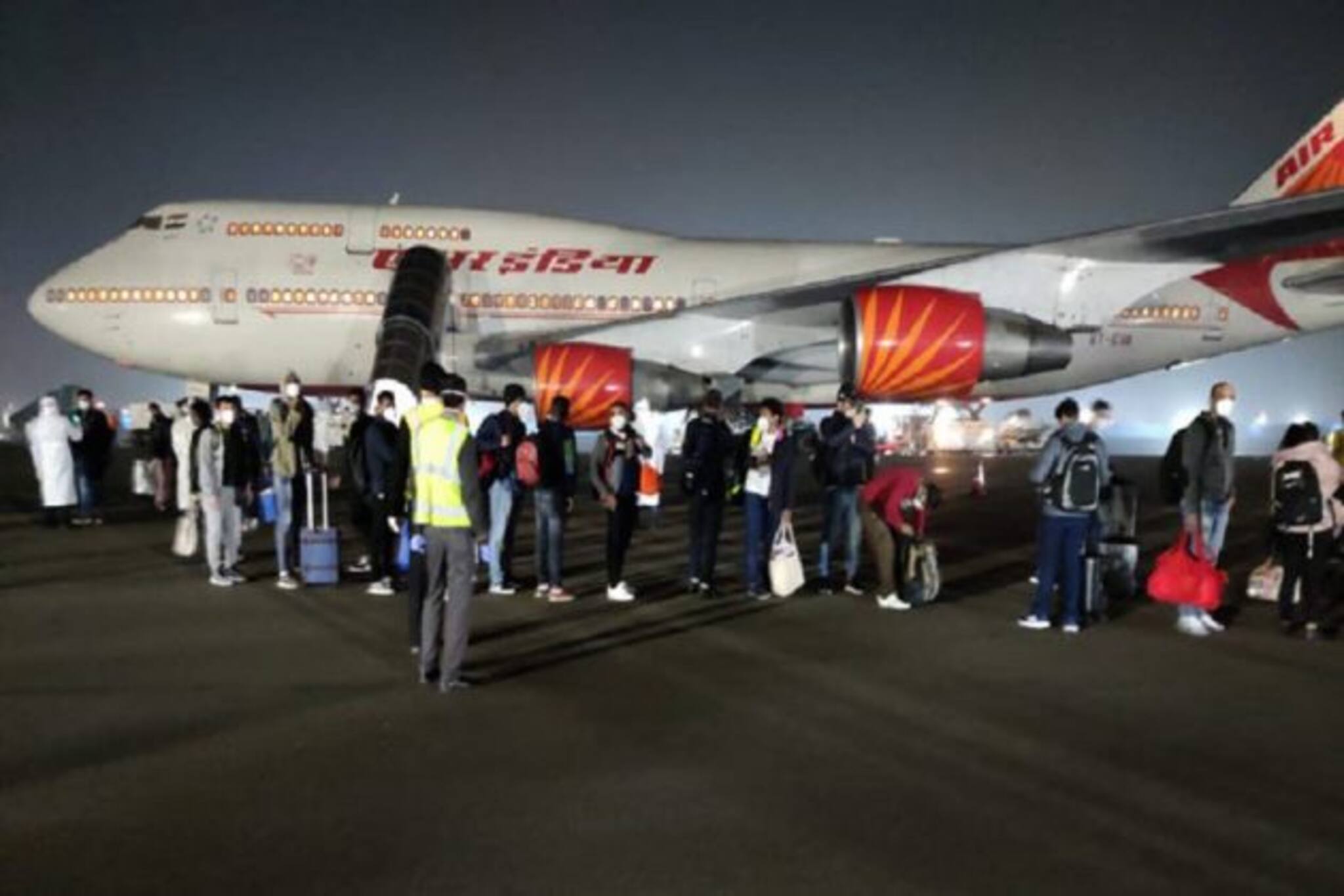 লকডাউন উঠলেই বিদেশে আটকে থাকা ভারতীয়দের ফেরাতে বৃহত্তম Airliftর ভাবনা কেন্দ্রের