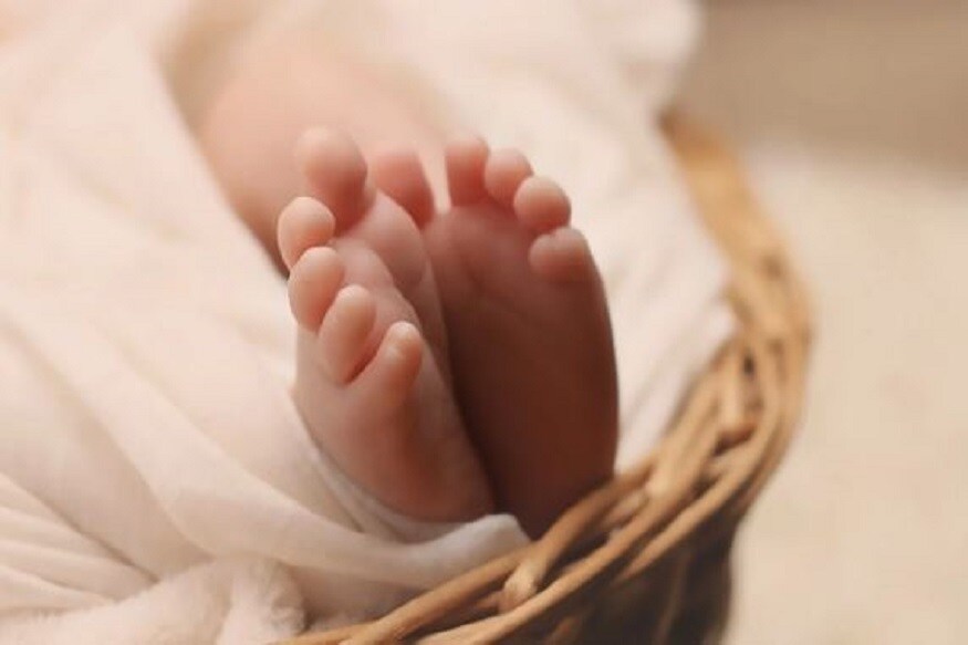 * চিকিৎসার সময়ই পাওয়া গেল না৷ তার আগেই চেলে গেল ছোট্ট শিশু৷ মাত্র ১ দিন আগে শরীরে ধরা পড়েছিল মারণ করোনা৷ * চিকিৎসার সময়ই পাওয়া গেল না৷ তার আগেই চেলে গেল ছোট্ট শিশু৷ মাত্র ১ দিন আগে শরীরে ধরা পড়েছিল মারণ করোনা৷