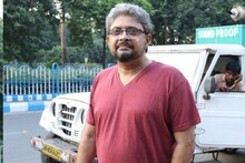 ‘আমাদের কোথাও একটা থামিয়ে দিল প্রকৃতি’: দেবেশ চট্টোপাধ্যায়