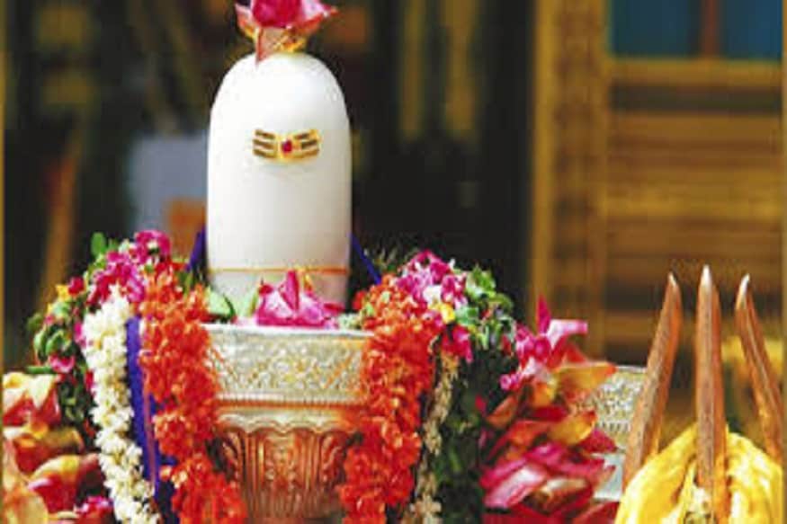 নীলপুজো আসলে আসলে শিব ও নীলাবতীর বিয়ের উৎসব নামেই পরিচিত ৷ দক্ষযজ্ঞে শিবের স্ত্রী সতী দেহত্যাগ পরেই তিনি নীলধ্বজ রাজার পালিতা কন্যা রূপে বড় হতে থাকেন ৷ নীলপুজো আসলে আসলে শিব ও নীলাবতীর বিয়ের উৎসব নামেই পরিচিত ৷ দক্ষযজ্ঞে শিবের স্ত্রী সতী দেহত্যাগ পরেই তিনি নীলধ্বজ রাজার পালিতা কন্যা রূপে বড় হতে থাকেন ৷