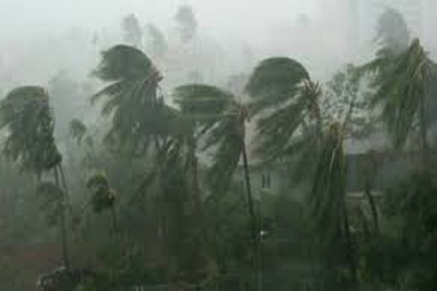 কৃষিকাজ ও দেশের অর্থনৈতিক ব্যবস্থার ক্ষেত্রে অত্যন্ত জরুরি এই বৃষ্টিপাত ৷ দেশে প্রতি বছরই ৭৫ শতাংশ বৃষ্টিপাত হয়ে থাকে ৷ ১ জুন থেকে ৩০ সেপ্টেম্বর পর্যন্ত ভারতে মৌসুমি বায়ুর প্রভাবে বৃষ্টিপাত হয়ে থাকে ৷ প্রতীকী ছবি ৷ কৃষিকাজ ও দেশের অর্থনৈতিক ব্যবস্থার ক্ষেত্রে অত্যন্ত জরুরি এই বৃষ্টিপাত ৷ দেশে প্রতি বছরই ৭৫ শতাংশ বৃষ্টিপাত হয়ে থাকে ৷ ১ জুন থেকে ৩০ সেপ্টেম্বর পর্যন্ত ভারতে মৌসুমি বায়ুর প্রভাবে বৃষ্টিপাত হয়ে থাকে ৷ প্রতীকী ছবি ৷
