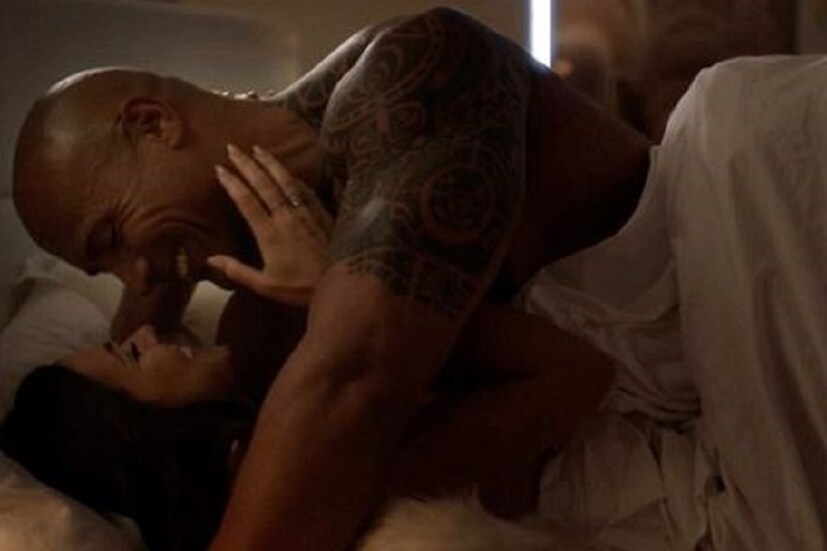 ▪️ আপাতত তিনি ও তার স্ত্রী গৃহবন্দি দশায়৷ সন্তানের চেষ্টা করছেন তারা সেটা খানিকটা রসিকতা করেই ভক্তদের কাছে বলেছেন৷ 