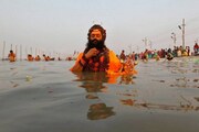 দূষণ কমায় প্রকৃতি ফিরে পাচ্ছে রূপ!‌ হঠাৎ ঝকঝকে পরিষ্কার গঙ্গা ও যমুনার জল