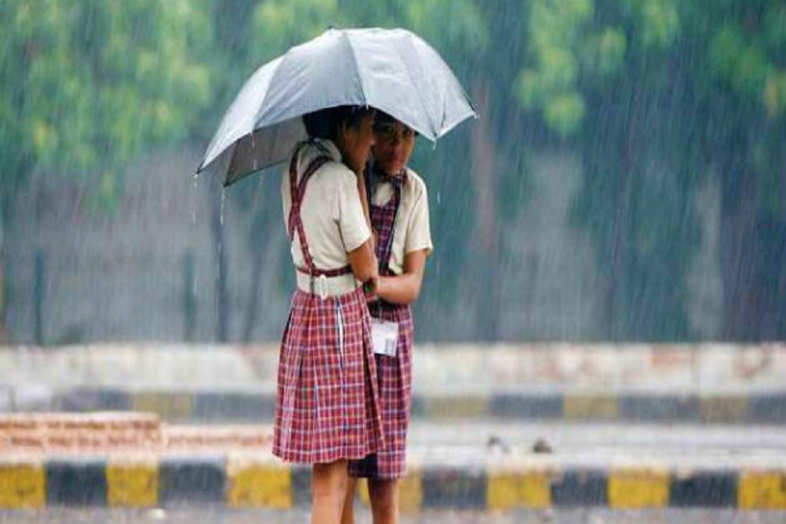 • আগামী ২৪ ঘণ্টায় উত্তর ও দক্ষিণ বঙ্গের প্রায় সব জেলাতেই ঝড় বৃষ্টির সম্ভাবনা। উত্তরবঙ্গের জেলাগুলিতে বজ্রবিদ্যুৎ সহ বিক্ষিপ্তভাবে বৃষ্টি ও কোথাও কোথাও ৩০ থেকে ৪০ কিলোমিটার প্রতি ঘন্টায় গতিবেগে দমকা ঝড়ো হাওয়া বইতে পারে। • আগামী ২৪ ঘণ্টায় উত্তর ও দক্ষিণ বঙ্গের প্রায় সব জেলাতেই ঝড় বৃষ্টির সম্ভাবনা। উত্তরবঙ্গের জেলাগুলিতে বজ্রবিদ্যুৎ সহ বিক্ষিপ্তভাবে বৃষ্টি ও কোথাও কোথাও ৩০ থেকে ৪০ কিলোমিটার প্রতি ঘন্টায় গতিবেগে দমকা ঝড়ো হাওয়া বইতে পারে।