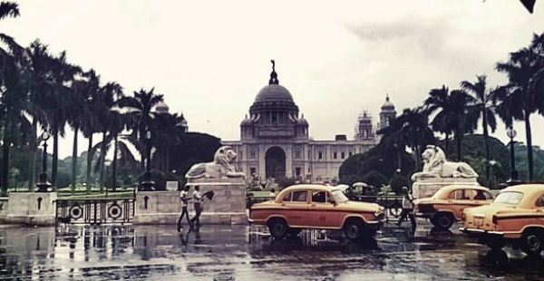 *মঙ্গলবার উত্তরবঙ্গের দার্জিলিং কালিম্পং জলপাইগুড়ি সহ প্রায় সব জেলাতেই ঝড় বৃষ্টির সম্ভাবনা। দক্ষিণবঙ্গের চার জেলায় হতে পারে ঝড়-বৃষ্টি। পূর্ব ও পশ্চিম মেদিনীপুর ঝাড়গ্রাম মুর্শিদাবাদ বীরভূম পশ্চিম বর্ধমান বাঁকুড়া ও পুরুলিয়া তে ঝড় বৃষ্টির সম্ভাবনা বেশি। ছবিঃ সংগৃহীত। *মঙ্গলবার উত্তরবঙ্গের দার্জিলিং কালিম্পং জলপাইগুড়ি সহ প্রায় সব জেলাতেই ঝড় বৃষ্টির সম্ভাবনা। দক্ষিণবঙ্গের চার জেলায় হতে পারে ঝড়-বৃষ্টি। পূর্ব ও পশ্চিম মেদিনীপুর ঝাড়গ্রাম মুর্শিদাবাদ বীরভূম পশ্চিম বর্ধমান বাঁকুড়া ও পুরুলিয়া তে ঝড় বৃষ্টির সম্ভাবনা বেশি। ছবিঃ সংগৃহীত।