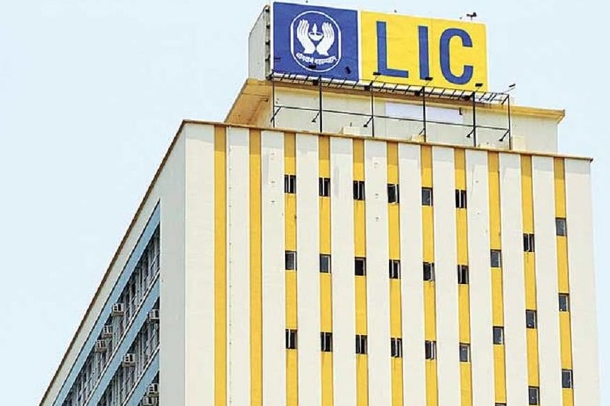 দেশের সবচেয়ে বেশি ভরসা যোগ্য বিমা সংস্থা LIC গ্রাহকদের একাধিক সুবিধা দিয়ে থাকে ৷ মূল্যবৃদ্ধির এই বাজারে সাধারণত সকলেই চেষ্টা করেন যে তাদের আয় করা টাকার কিছু অংশ পলিসি-তে ইনভেস্ট করে সেভিংস করার ৷ সকলেরই স্বপ্ন থাকে তাদের সন্তানদের ভবিষ্যত সুরক্ষিত করা ৷ ভারতীয় জীবন বিমা নিগমের এরকম একটি স্কিম রয়েছে, যা বাচ্চাদের দরকারের কথা মাথায় রেখে তৈরি করা হয়েছে ৷ প্ল্যানটির নাম ‘নিউ চিলড্রেন্স মনি ব্যাক প্ল্যান’ ৷ দেশের সবচেয়ে বেশি ভরসা যোগ্য বিমা সংস্থা LIC গ্রাহকদের একাধিক সুবিধা দিয়ে থাকে ৷ মূল্যবৃদ্ধির এই বাজারে সাধারণত সকলেই চেষ্টা করেন যে তাদের আয় করা টাকার কিছু অংশ পলিসি-তে ইনভেস্ট করে সেভিংস করার ৷ সকলেরই স্বপ্ন থাকে তাদের সন্তানদের ভবিষ্যত সুরক্ষিত করা ৷ ভারতীয় জীবন বিমা নিগমের এরকম একটি স্কিম রয়েছে, যা বাচ্চাদের দরকারের কথা মাথায় রেখে তৈরি করা হয়েছে ৷ প্ল্যানটির নাম ‘নিউ চিলড্রেন্স মনি ব্যাক প্ল্যান’ ৷