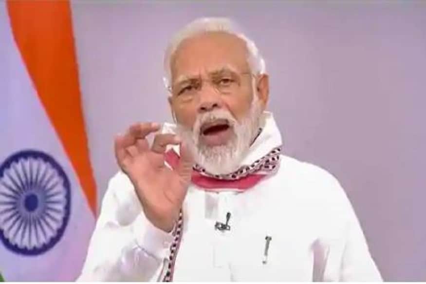 ভারতজুড়ে ৩ মে পর্যন্ত চলবে লকডাউন৷ ঘোষণা করলেন প্রধানমন্ত্রী নরেন্দ্র মোদি৷ মোদি জানান, স্থানীয় স্তরে একজনও সংক্রমিত হওয়া চলবে না। এই কারণে হটস্পটগুলিকে চিহ্নিত করে আরও বেশি সতর্ক হয়ে কাজ করতে হবে নজর রাখতে হবে সাম্ভব্য হটস্পটগুলিতেও। আগামী এক সপ্তাহ আমরা করোনার বিরুদ্ধে লড়াই আরও জোরদার করব। ২০ এপ্রিল পর্যন্ত প্রতিটি এলাকায় বাড়িতে মূল্যায়ণ হবে। যে অঞ্চলে হটস্পট কমবে, সেখানে বিশেষ অনুমতি মিলবে৷ ভারতজুড়ে ৩ মে পর্যন্ত চলবে লকডাউন৷ ঘোষণা করলেন প্রধানমন্ত্রী নরেন্দ্র মোদি৷ মোদি জানান, স্থানীয় স্তরে একজনও সংক্রমিত হওয়া চলবে না। এই কারণে হটস্পটগুলিকে চিহ্নিত করে আরও বেশি সতর্ক হয়ে কাজ করতে হবে নজর রাখতে হবে সাম্ভব্য হটস্পটগুলিতেও। আগামী এক সপ্তাহ আমরা করোনার বিরুদ্ধে লড়াই আরও জোরদার করব। ২০ এপ্রিল পর্যন্ত প্রতিটি এলাকায় বাড়িতে মূল্যায়ণ হবে। যে অঞ্চলে হটস্পট কমবে, সেখানে বিশেষ অনুমতি মিলবে৷