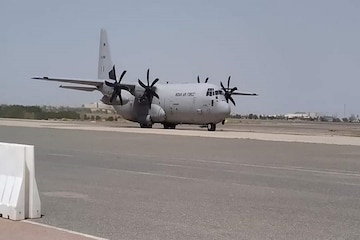 করোনা যুদ্ধে PPE, মাস্ক তৈরি করছে DRDO, কাঁচামাল পৌঁছে দিচ্ছে বায়ু সেনা করোনা যুদ্ধে PPE, মাস্ক তৈরি করছে DRDO, কাঁচামাল পৌঁছে দিচ্ছে বায়ু সেনা