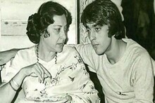 বন্ধুদের নিয়ে ঘরের দরজা বন্ধ করে দিতেন সঞ্জয় দত্ত! মা নার্গিস ভাবতেন ছেলে সমকামী