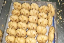 লকডাউনে বন্ধই থাক দোকান, লোকসান কমাতে এমনটাই চাইছেন মিষ্টি ব্যবসায়ীরা 