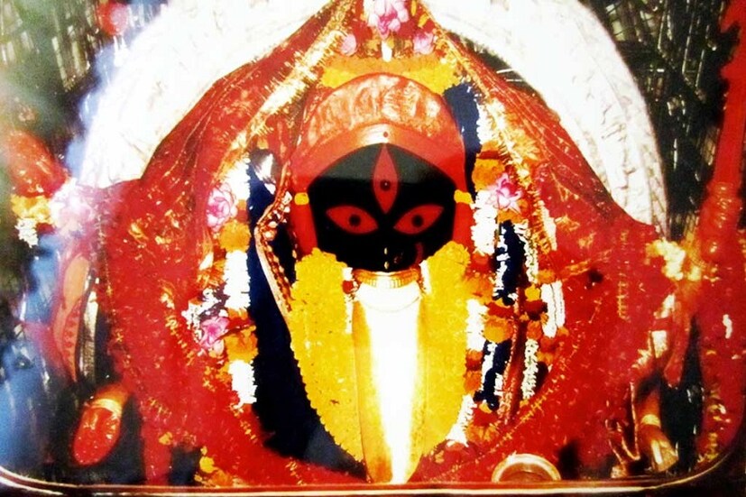 শনিবার মা কালীর পুজো করলে গ্রহরাজ শনিদেবের মহাদশার মহাকষ্ট লাঘব হয় ৷