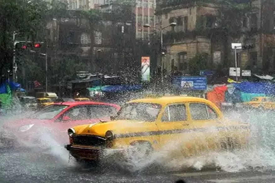 • এদিন প্রথমে ঝড়ো হাওয়া শুরু হয়, তারপর কলকাতা ও শহরতলিতে প্রথমে ঝিরঝিরে পরে তীব্র বৃষ্টি শুরু হয়। উত্তর ও দক্ষিণ ২৪ পরগনা, হাওড়া, হুগলি সহ একাধিক জেলায় তারপর তীব্র বৃষ্টি হয় একনাগাড়ে। • এদিন প্রথমে ঝড়ো হাওয়া শুরু হয়, তারপর কলকাতা ও শহরতলিতে প্রথমে ঝিরঝিরে পরে তীব্র বৃষ্টি শুরু হয়। উত্তর ও দক্ষিণ ২৪ পরগনা, হাওড়া, হুগলি সহ একাধিক জেলায় তারপর তীব্র বৃষ্টি হয় একনাগাড়ে।