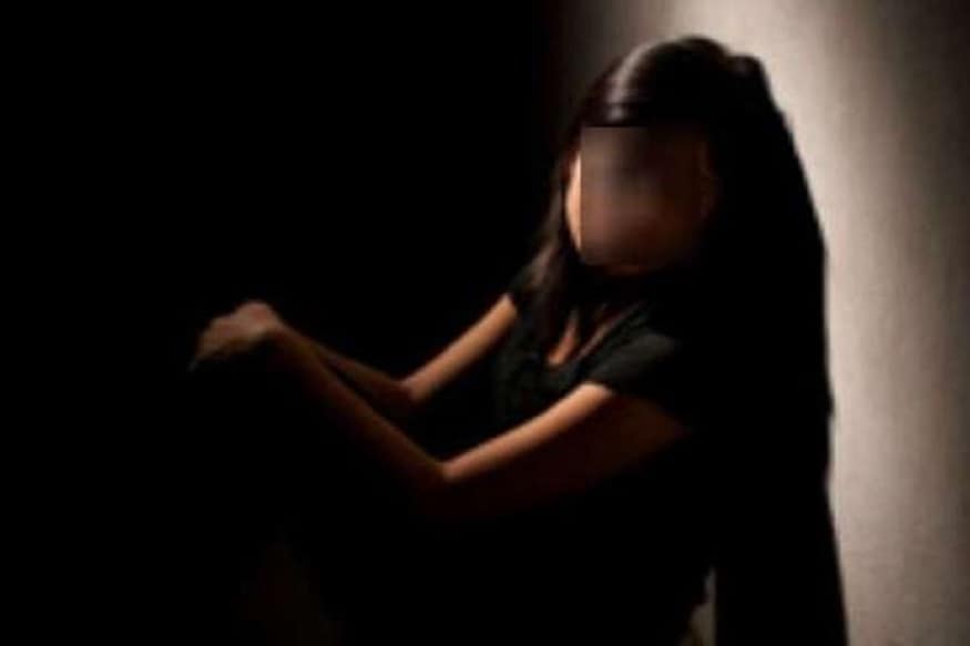 সারা পৃথিবীতে করোনা ভাইরাসের সংক্রমণ নিয়ে লড়াই জারি, কিন্তু এরমধ্যেও মেয়েদের ওপর যৌন শোষণ আর কমছেই না ৷ ফের একবার পরিবারের সদস্যসের হাতে সম্মান খোয়ালেন মহিলা ৷ Photo- Representive সারা পৃথিবীতে করোনা ভাইরাসের সংক্রমণ নিয়ে লড়াই জারি, কিন্তু এরমধ্যেও মেয়েদের ওপর যৌন শোষণ আর কমছেই না ৷ ফের একবার পরিবারের সদস্যসের হাতে সম্মান খোয়ালেন মহিলা ৷ Photo- Representive