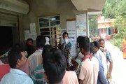 ওজনে কম চাল-ডাল বিতরণ, রেশন ডিলারকে ঘিরে বিক্ষোভ কাঁথিতেও!